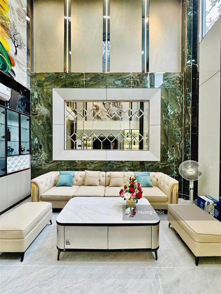 Ngay chợ bàn cờ đường nguyễn đình chiểu  quận 3, giá 4tỷ050 hiện đang cho thuê 27 triệu/tháng