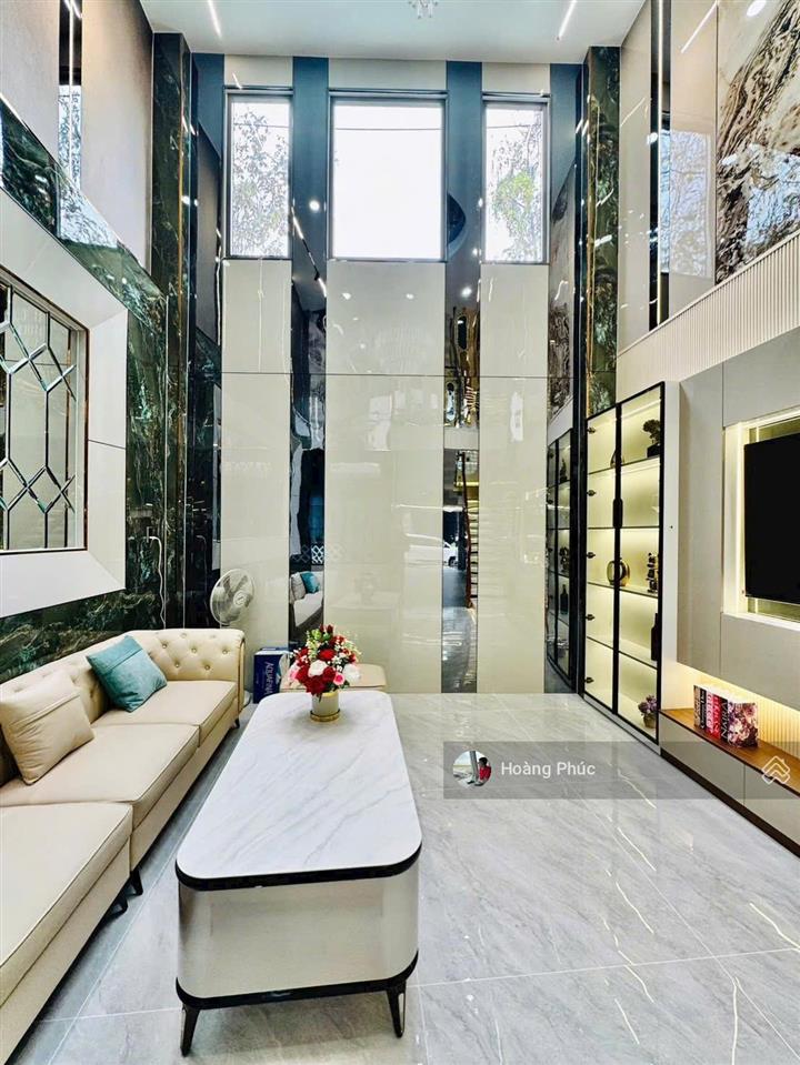 Ngay chợ bàn cờ đường nguyễn đình chiểu  quận 3, giá 4tỷ050 hiện đang cho thuê 27 triệu/tháng