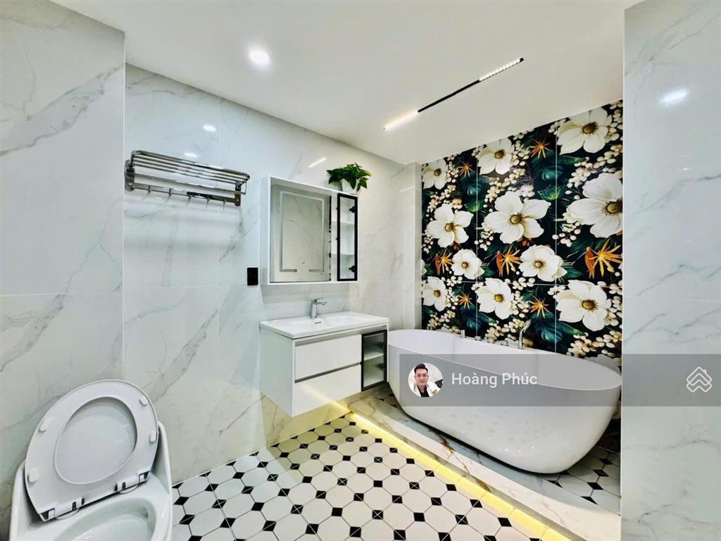 Giá 3tỷ350, dt 80m2 (3pn  4nvs) đúc 4 tấm, lê đại hành  quận 11, vài phút đến lottemart quận 11