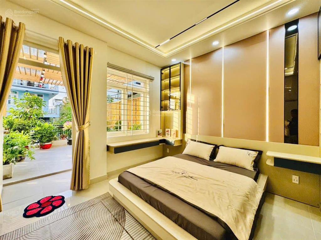 Bán nhà 4 tấm dt 80m2, giá 3tỷ150 chính chủ, ôtô vào nhà, đường hậu giang  quận6, sát chợ bình tây