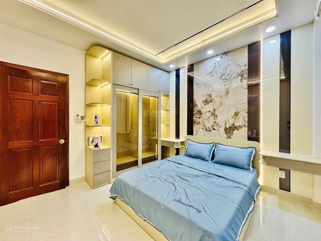 Bán nhà 4 tấm dt 80m2, giá 3tỷ150 chính chủ, ôtô vào nhà, đường hậu giang  quận6, sát chợ bình tây