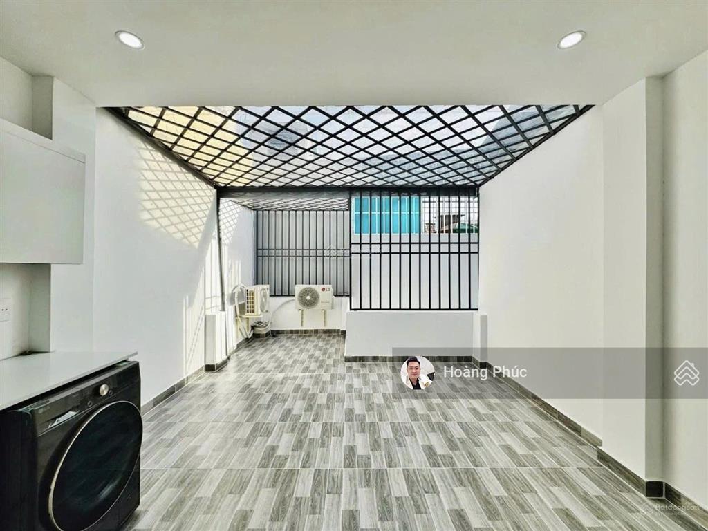 Bán gấp nhà đường nguyễn hữu cảnh  bình thạnh, 4tỷ100/83m2 chính chủ, vài phút là tới landmark 81