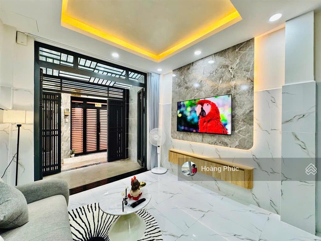 Hạ giá kịch sàn căn nhà đường trần thị điệuq9 hẽm 1/ 5m cách mặt tiền đường 30m, giá 3tỷ050/80m2