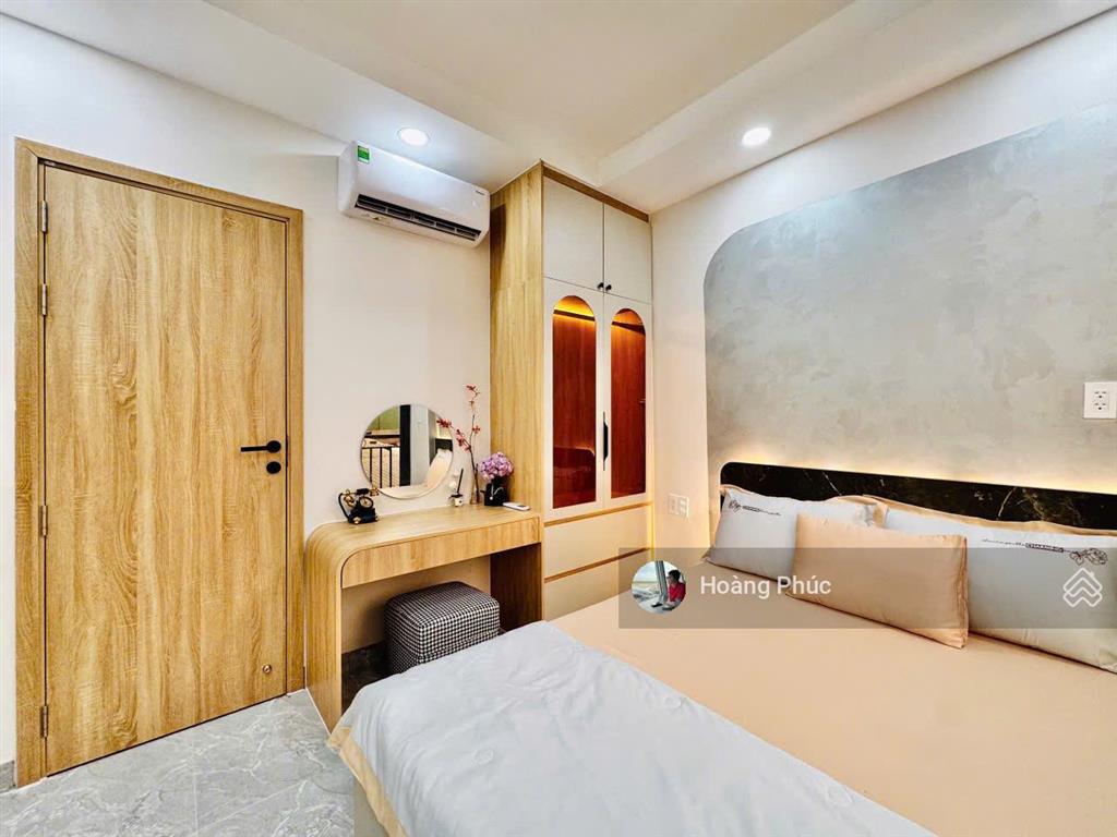 Hạ giá kịch sàn căn nhà đường trần thị điệuq9 hẽm 1/ 5m cách mặt tiền đường 30m, giá 3tỷ050/80m2