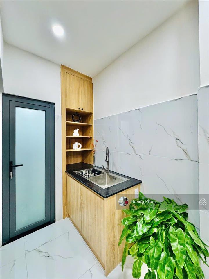 Hạ giá kịch sàn căn nhà đường trần thị điệuq9 hẽm 1/ 5m cách mặt tiền đường 30m, giá 3tỷ050/80m2