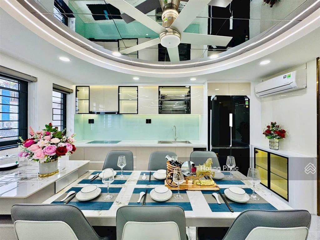 Chuyển nơi ở chủ cần bán căn nhà đường lê văn duyệt  bình thạnh, 76,8m2, có thang máy 450kg