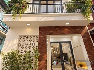 Nguyễn đình chiểu  phường 4  quận 3  thiết kế như 1 căn biệt thự mini , 4 tỷ 050 ( tâm sự )