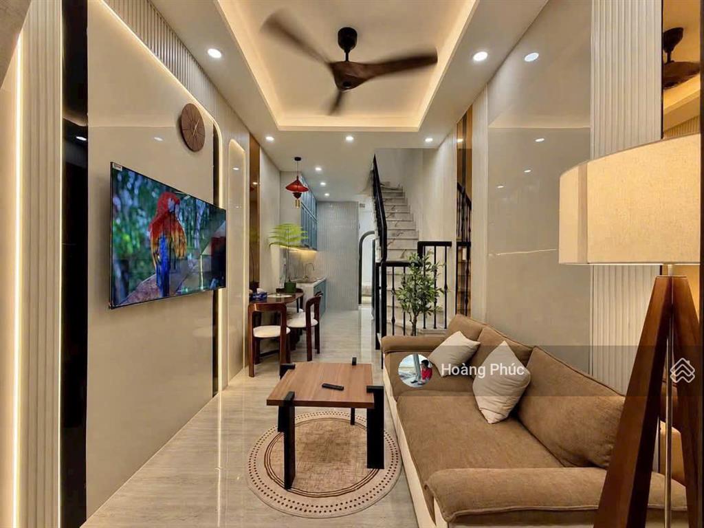 Nhà đẹp ở ngay nguyễn kiệm, p. đức nhuận, phú nhuận  42m 3 tầng, có phòng trệt