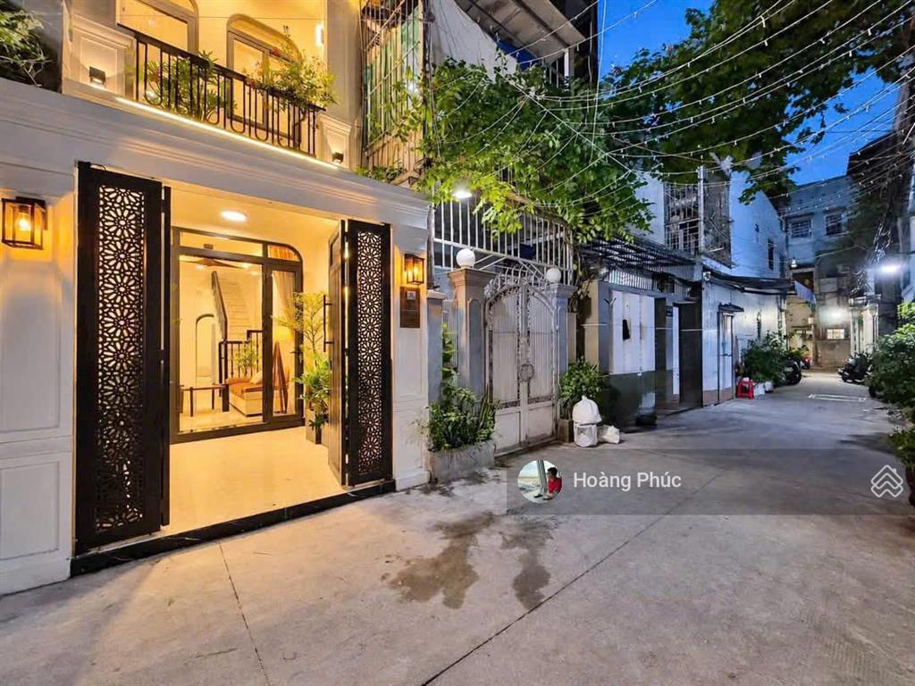 Nhà đẹp ở ngay nguyễn kiệm, p. đức nhuận, phú nhuận  42m 3 tầng, có phòng trệt