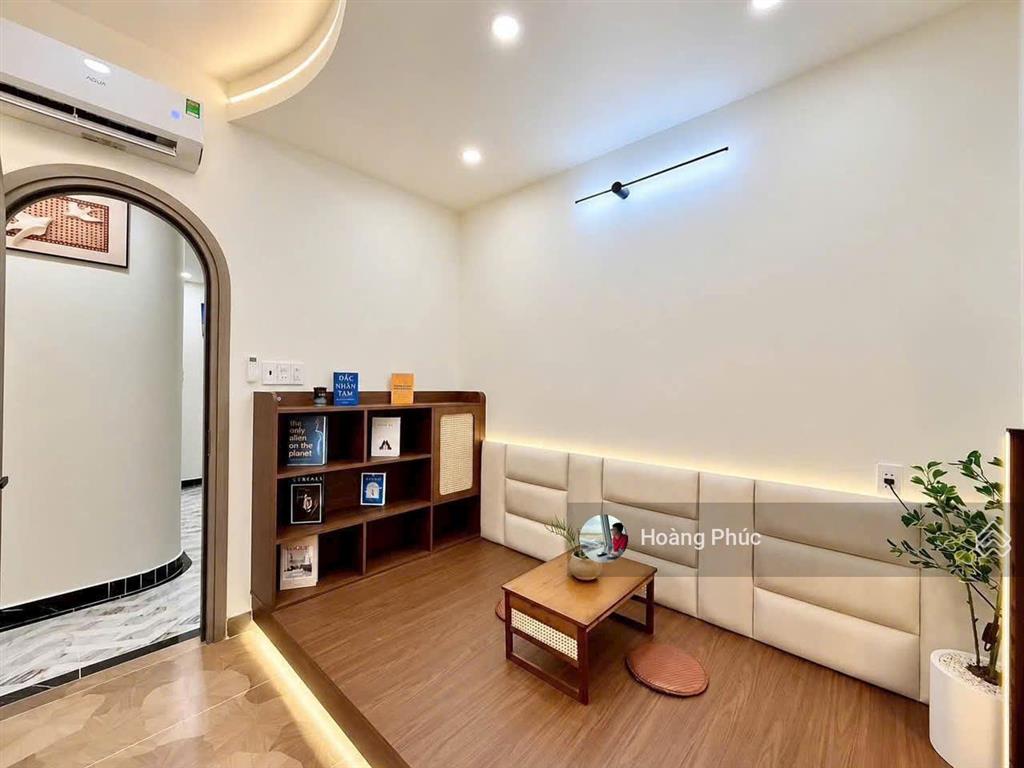 Nhà đẹp ở ngay nguyễn kiệm, p. đức nhuận, phú nhuận  42m 3 tầng, có phòng trệt