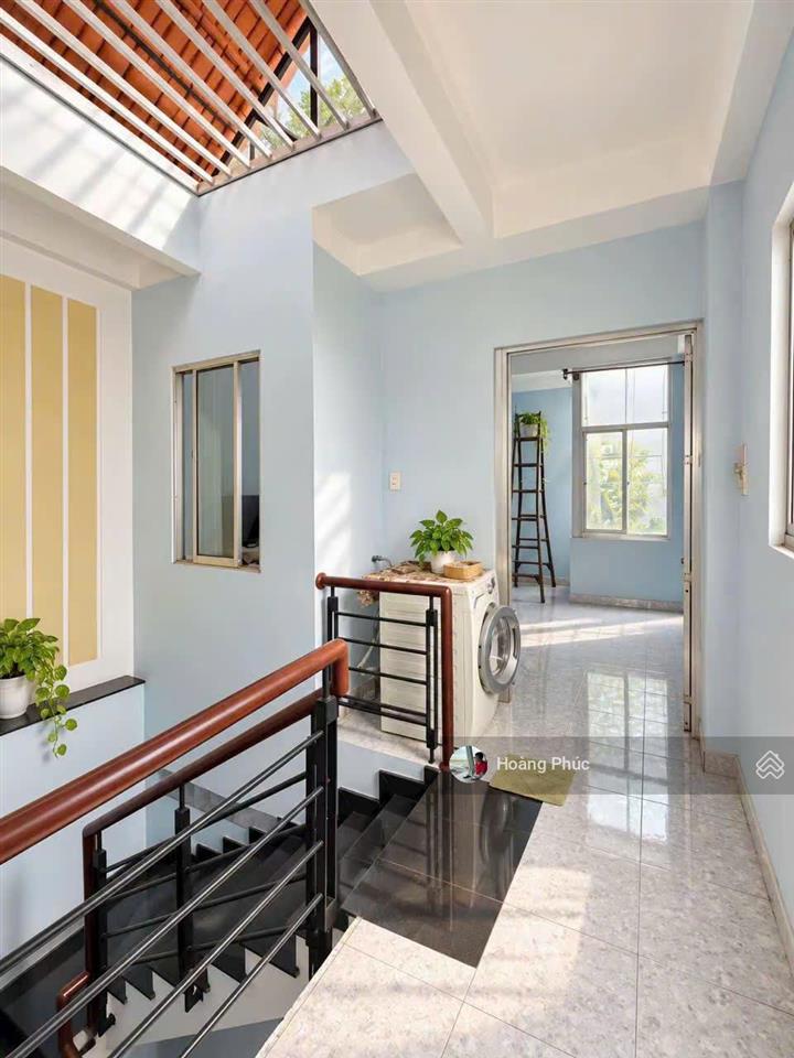 Chủ chào 6tỷ820 lạc long quân p10  tân bình 58m2  hẻm xe hơi thông cách mt 1 căn 3 tầng btct