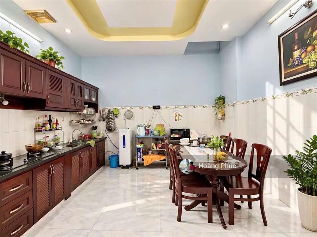 Chủ chào 6tỷ820 lạc long quân p10  tân bình 58m2  hẻm xe hơi thông cách mt 1 căn 3 tầng btct