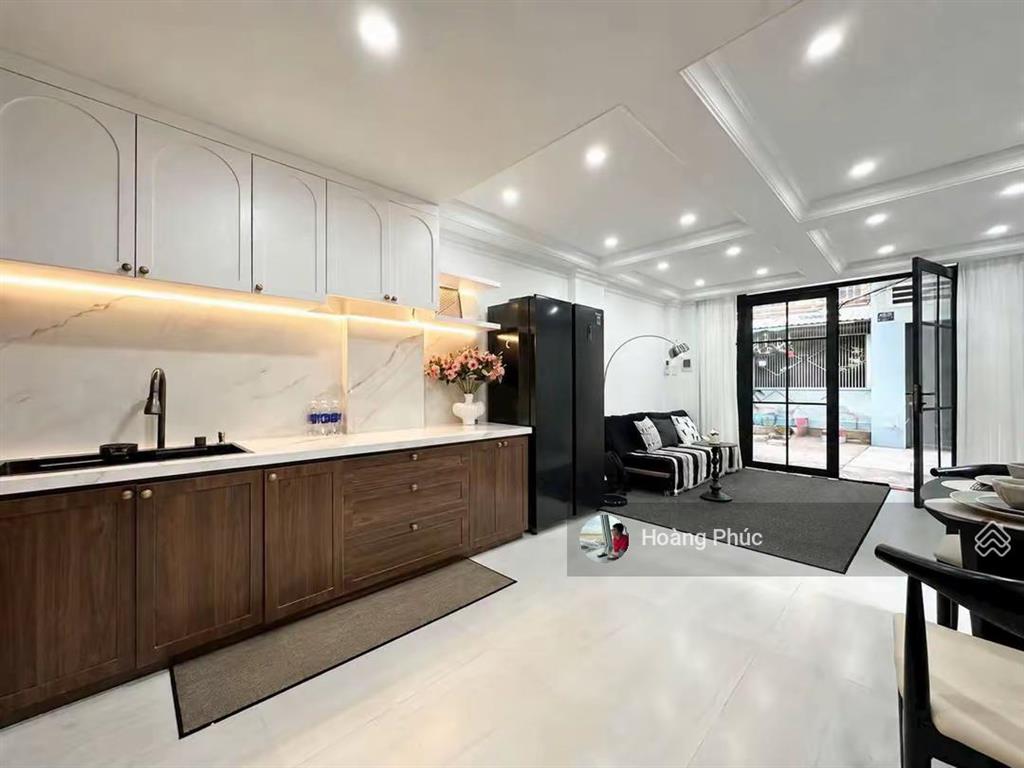 Nguyễn thị minh khai  quận 3, 2 tầng 2pn lớn cn 40m2 full nội thất 3t050/thu nhập 15 triệu/tháng