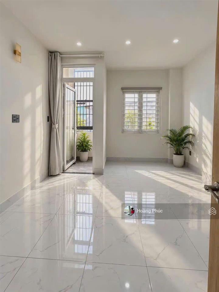Có phòng trệt cho cô chú lớn tuổi  nhà đẹp  hxh  4 tầng  huỳnh thiện lộc tân phú