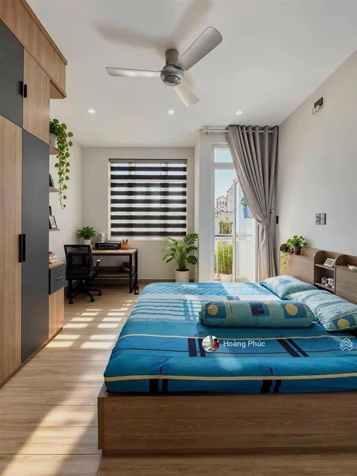 Có phòng trệt cho cô chú lớn tuổi  nhà đẹp  hxh  4 tầng  huỳnh thiện lộc tân phú