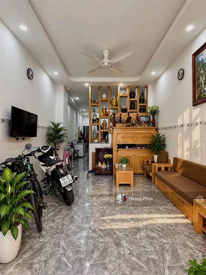 Có phòng trệt cho cô chú lớn tuổi  nhà đẹp  hxh  4 tầng  huỳnh thiện lộc tân phú