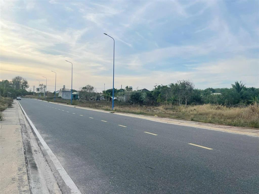 Bán đất mặt tiền đường nhựa lớn tại chơn thành bình phước củ giá rẻ