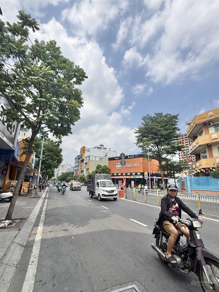 Nhà hẻm ô tô ngay lũy bán bích  trịnh đình trọng. 44m2 giá 5,7 tỷ