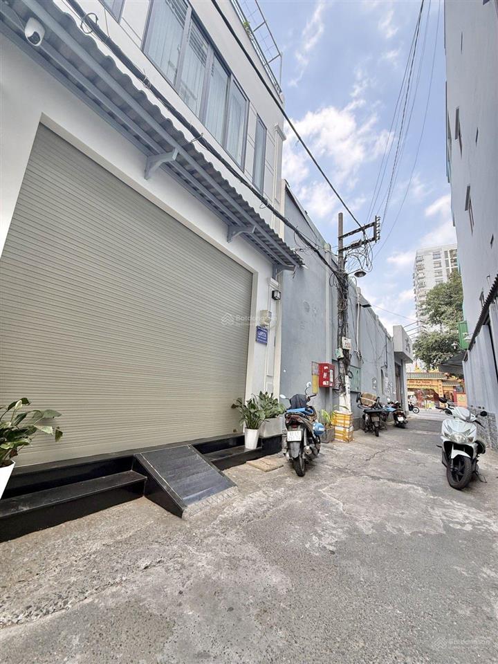 Nhà hẻm ô tô ngay lũy bán bích  trịnh đình trọng. 44m2 giá 5,7 tỷ