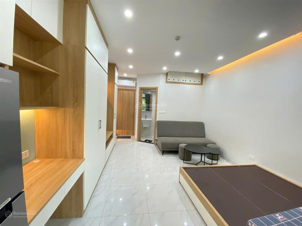 Studio bếp tách riêng ô tô đỗ cửa ngõ ô tô tránh nhau  ban công rộng  chỉ 5.5tr