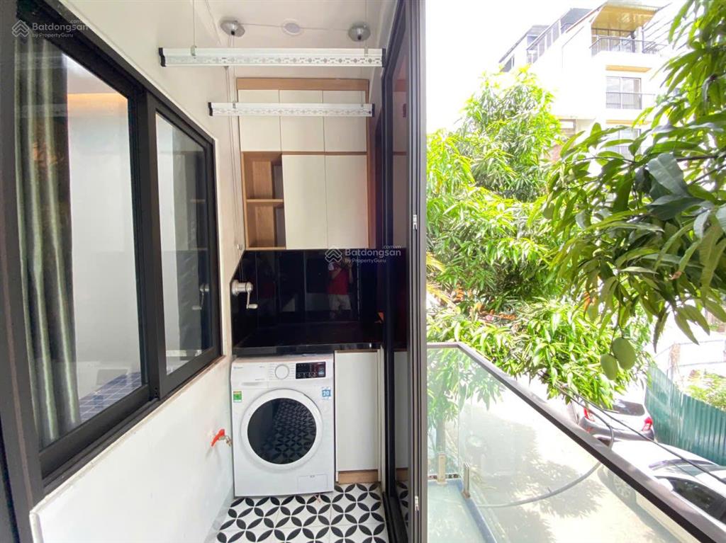 Studio bếp tách riêng ô tô đỗ cửa ngõ ô tô tránh nhau  ban công rộng  chỉ 5.5tr
