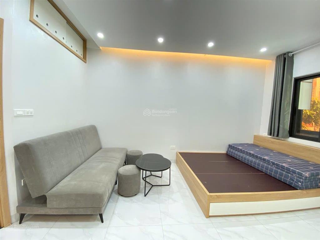 Studio bếp tách riêng ô tô đỗ cửa ngõ ô tô tránh nhau  ban công rộng  chỉ 5.5tr