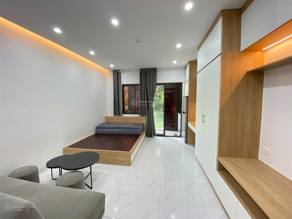 Studio bếp tách riêng ô tô đỗ cửa ngõ ô tô tránh nhau  ban công rộng  chỉ 5.5tr