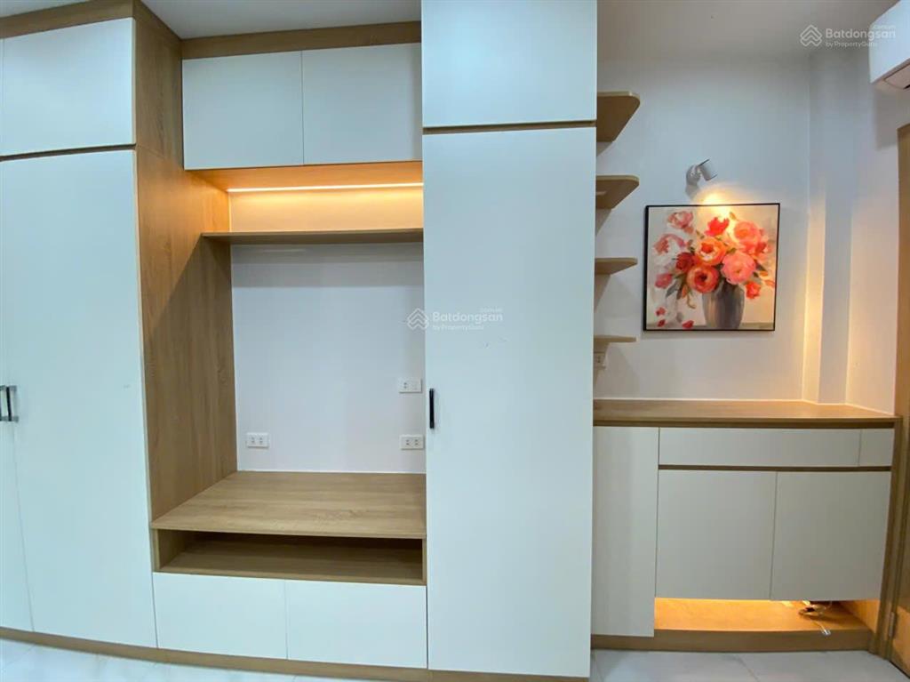 Studio bếp tách riêng ô tô đỗ cửa ngõ ô tô tránh nhau  ban công rộng  chỉ 5.5tr