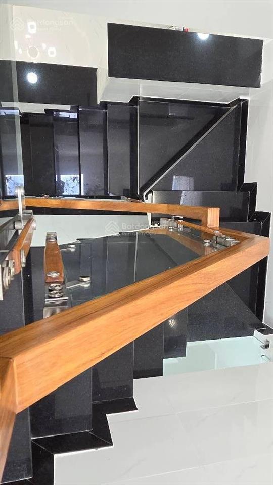 123k
bình tân lê văn quế , mt đường số, 2 tầng 4x14 , công nhận đủ giá 6đồng