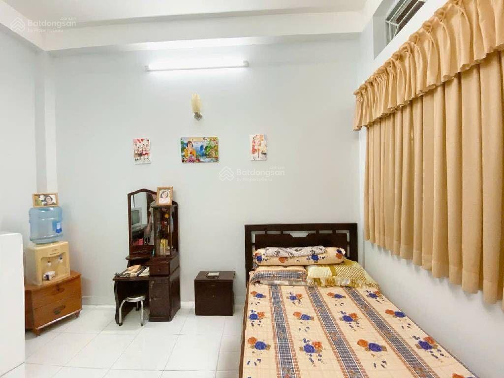 13 q10
q10 nguyễn tri phương nhà 3 tầng,3,5 x 13 hem thông oto đậu của, giá nhỉnh 11ty