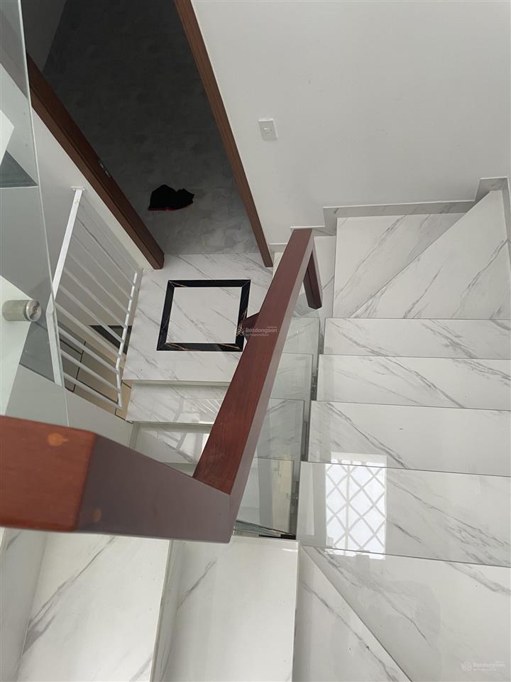 12qy
binh tân. lê văn quế nhà 4 tầng 4 x9 hem oto sạch thông thoáng giá nhỉnh 5ty xíu
