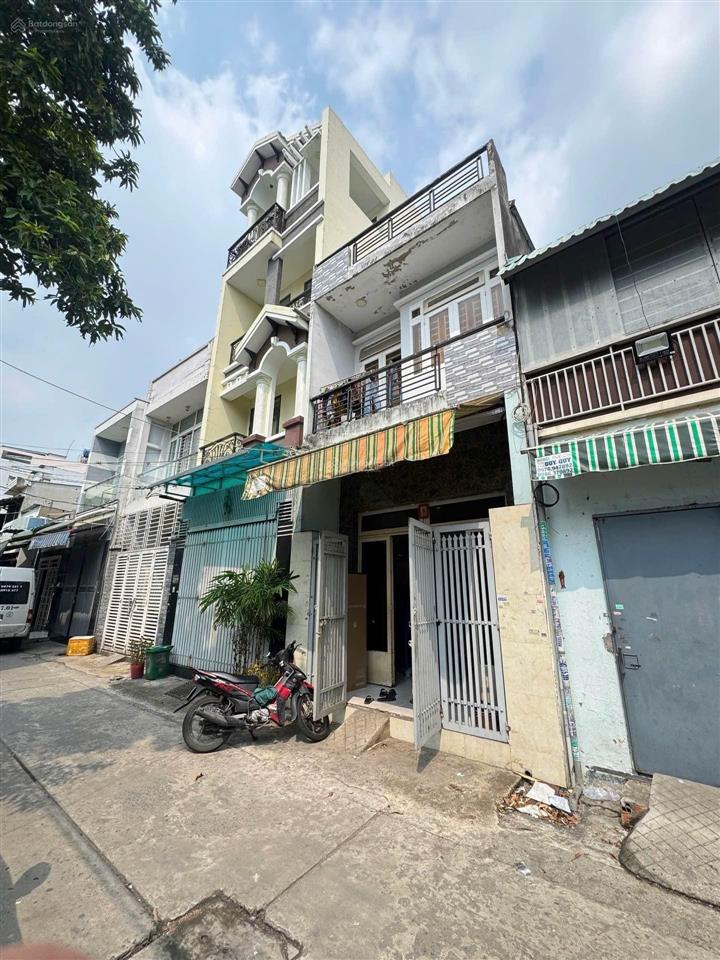 12qk
bình tân lê văn quế nhà 2 tầng 4.2 x10 hẽm oto thông giá nhỉnh 4ty .