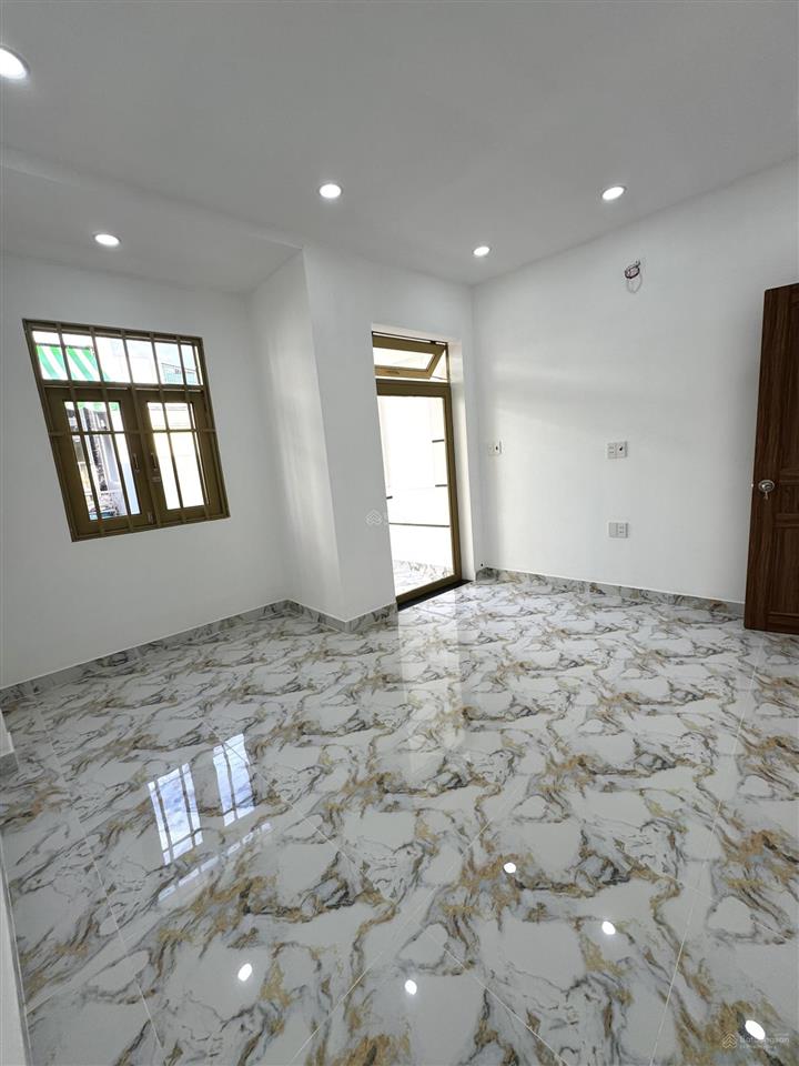 Nhà bình tân, tên lửa, bình trị đông, 2 tầng, 4x10m, nhà mới hẻm oto, giá 4tỷ x