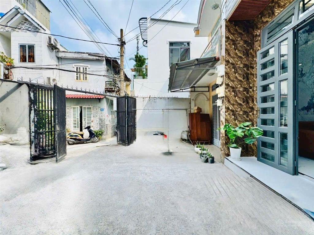 Bán nhà hẻm xe hơi, 52 m2 xây 2 tầng 3 pn chỉ hơn 5 tỷ, phạm văn chiêu, quận gò vấp