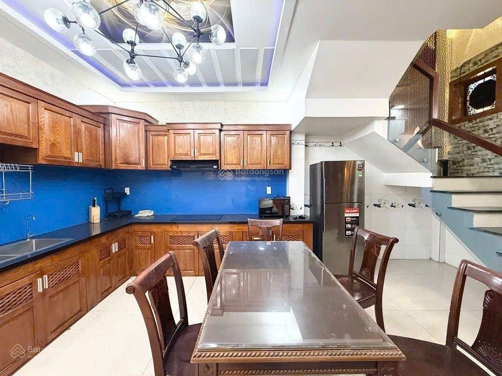 Bán nhà hẻm thông,xe hơi tránh,64 m2 xây 4 tầng chỉ hơn 8 tỷ,đường quang trung,quận gò vấp