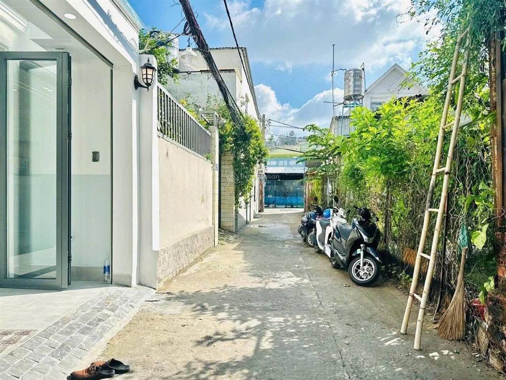 Bán nhà xây mới hẻm xe hơi,52 m2 xây 5 tầng chỉ hơn 7 tỷ,thống nhất,quận gò vấp