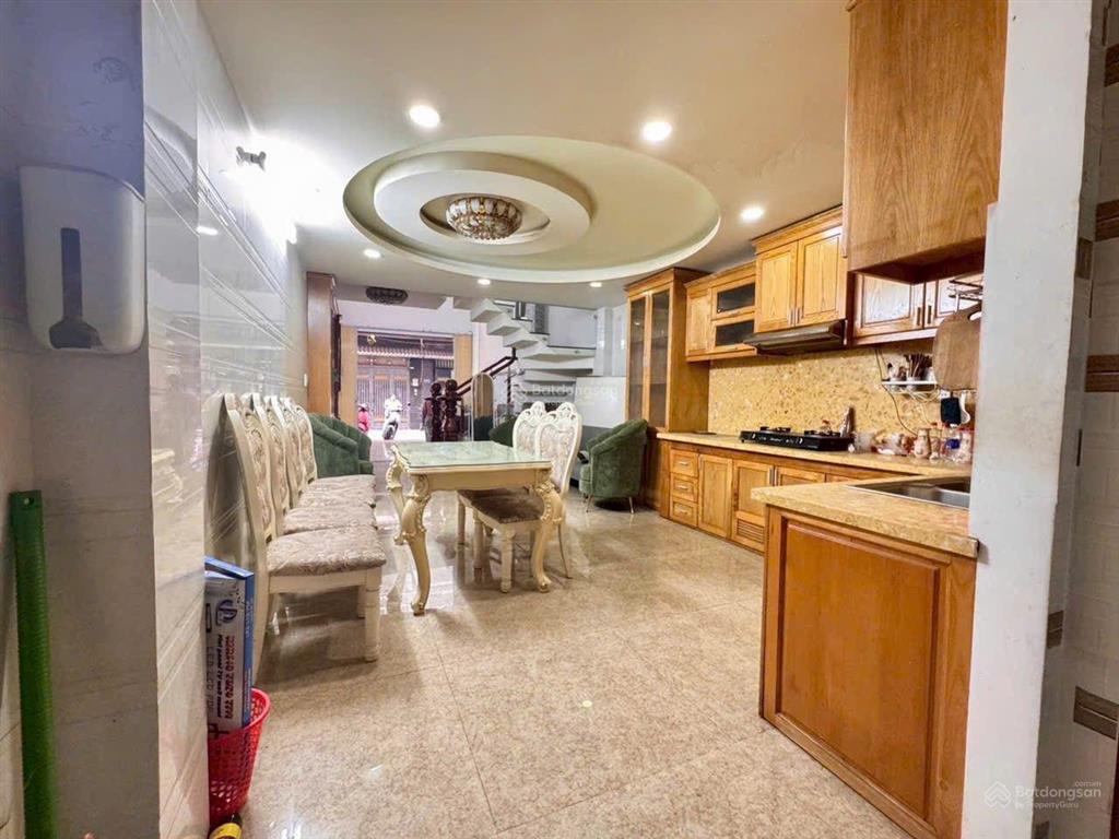 Bán nhà hẻm xe hơi thông, 64 m2 xây 5 tầng chỉ hơn 8 tỷ, trần thị trọng, quận tân bình