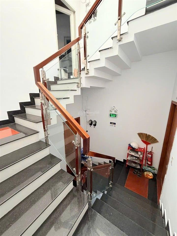 Bán nhà hèm xe hơi,64 m2 xây 4 tầng chỉ hơn 7 tỷ,đường số 59,quận gò vấp