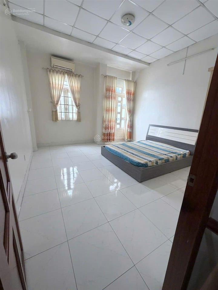 Bán nhà 3 tầng,67 m2 chỉ hơn 5 tỷ,đường phú định,quận 8