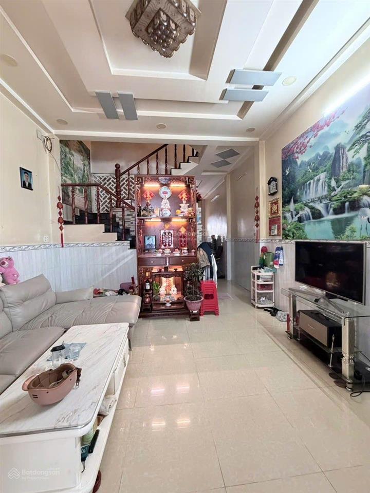 Bán nhà 3 tầng,67 m2 chỉ hơn 5 tỷ,đường phú định,quận 8