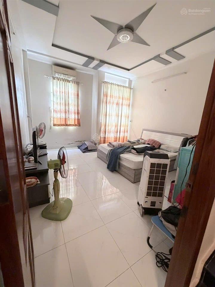 Bán nhà 3 tầng,67 m2 chỉ hơn 5 tỷ,đường phú định,quận 8