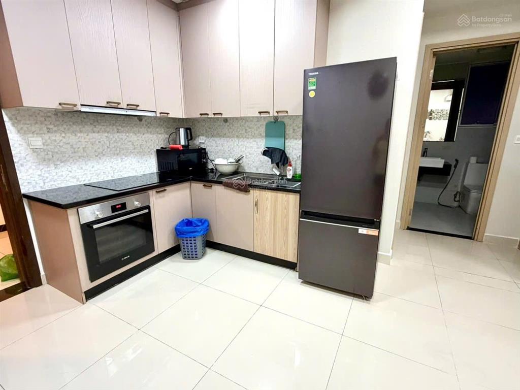 Chủ nhà gửi bán căn hô ot 2pn 1wc full nội thất . đang có sẳn hđ thuê nhà . thích hợp đầu tư
