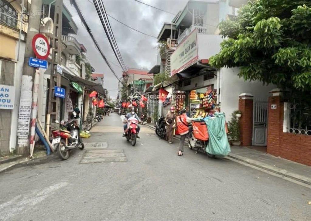 Bán nhà đức giang 68m, 2 tầng 7,6 tỷ ô tô kinh doanh, hai mặt tiền, giá chủ thoi thóp o xi