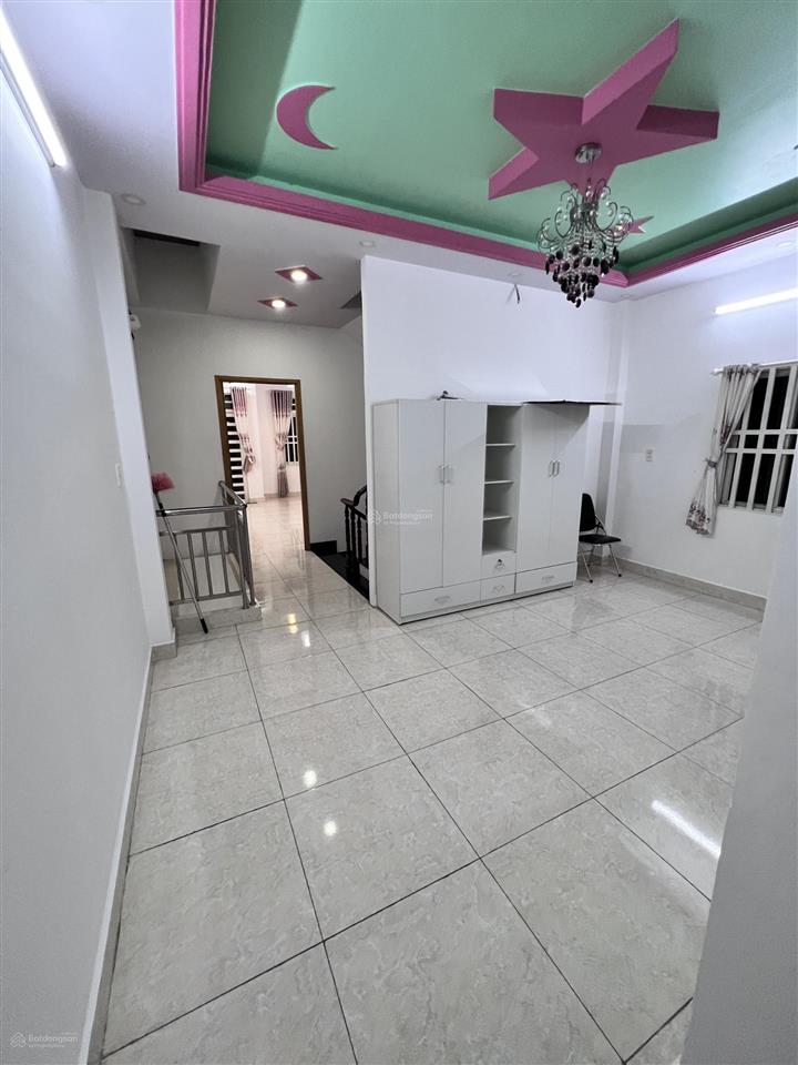 Cho thuê nhà nguyên căn nguyễn văn tạo, 1 trệt 2 lầu. hẻm ô tô giá 9tr/tháng   0968 509 ***