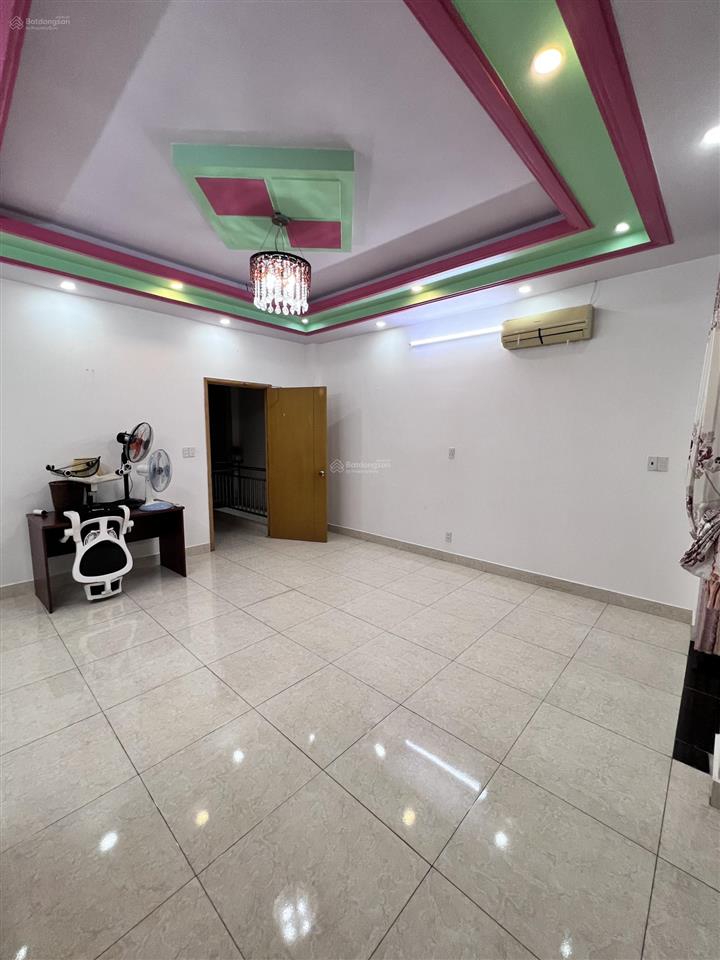 Cho thuê nhà nguyên căn nguyễn văn tạo, 1 trệt 2 lầu. hẻm ô tô giá 9tr/tháng   0968 509 ***