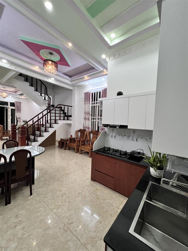 Cho thuê nhà nguyên căn nguyễn văn tạo, 1 trệt 2 lầu. hẻm ô tô giá 9tr/tháng   0968 509 ***