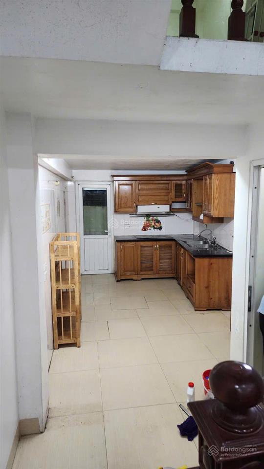 Cho thuê nhà nguyên căn ngõ 97 thái thịnh, 5pn, 3vs, 50m2