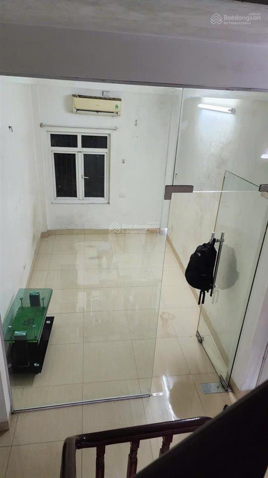 Cho thuê nhà nguyên căn ngõ 97 thái thịnh, 5pn, 3vs, 50m2