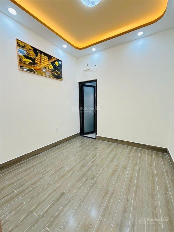Chỉ 6t2, nhà 3 tầng, 4x14m, 5m thông, vuông vức, đường tô hiệu, hoà bình, đầm sen nước, q. tân phú.