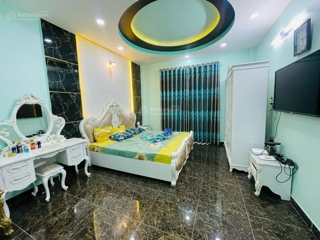 Chỉ 5 tỷ, nhà 3 tầng, 4x16m, 7m thông, vuông vức, đường tân kỳ tân quý, gò xoài, p.bhh, q. bình tân